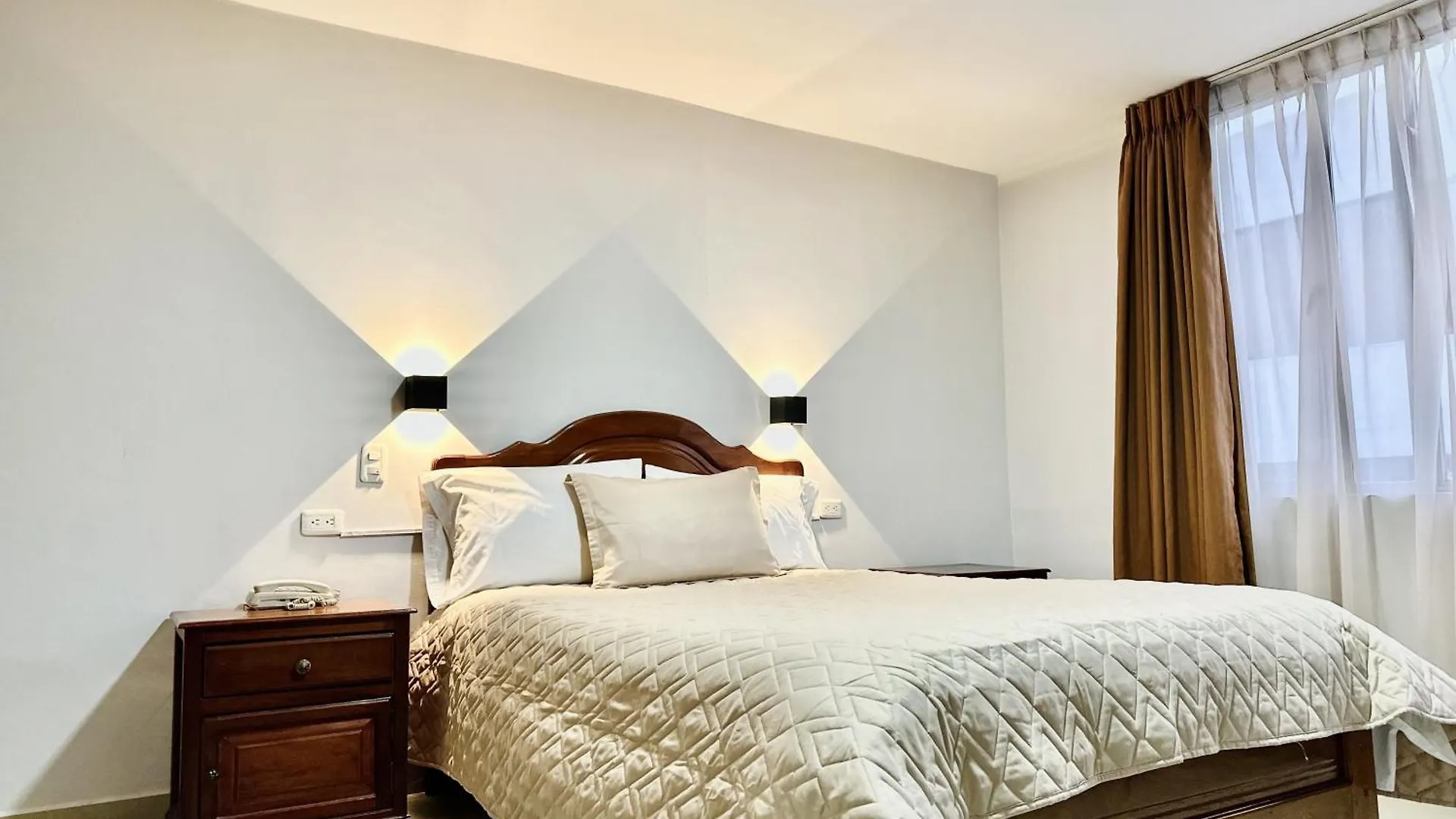 Hotel Tiwintza Internacional Quito Ecuador